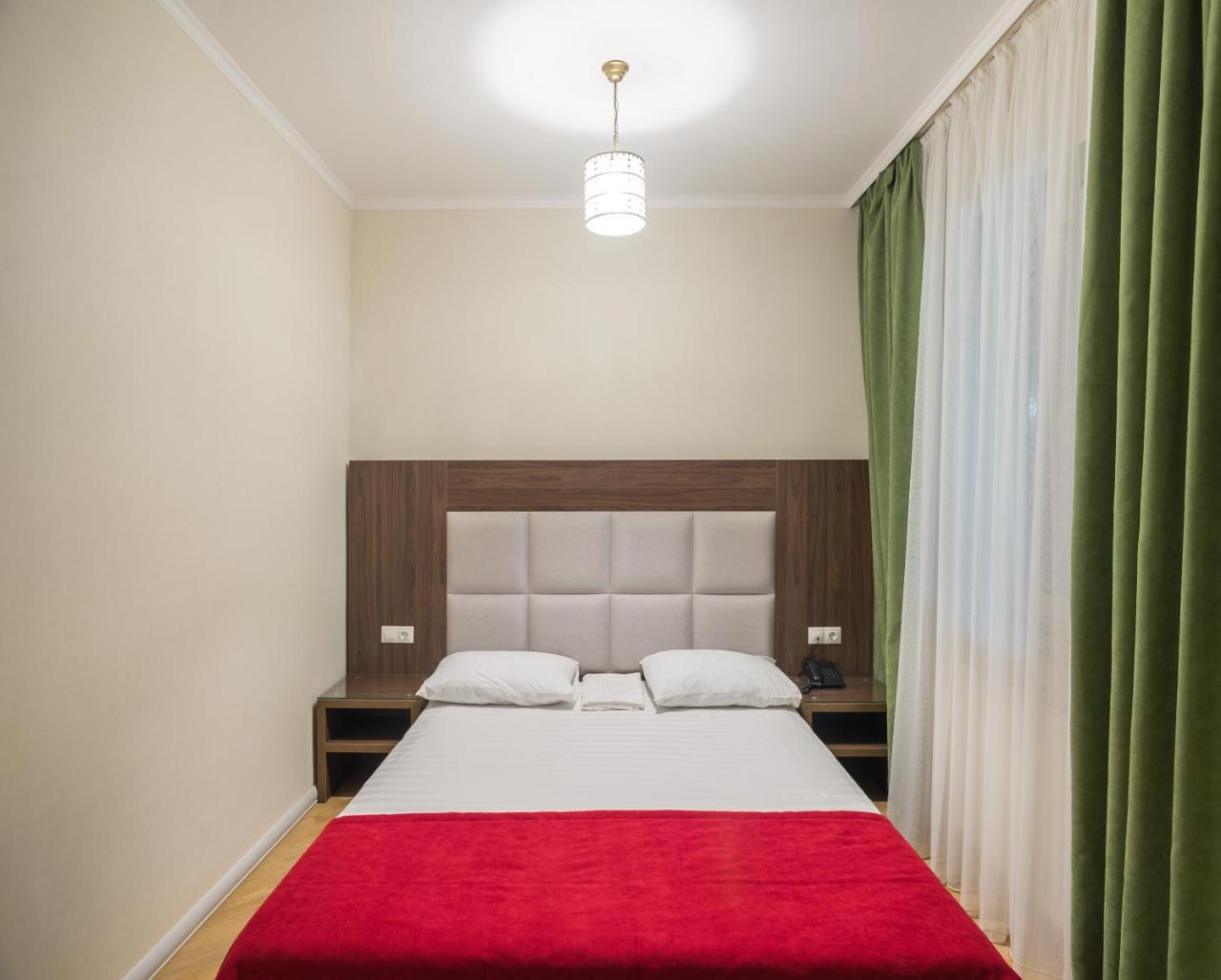 Pivdenniy Hotel ลวีฟ ภายนอก รูปภาพ